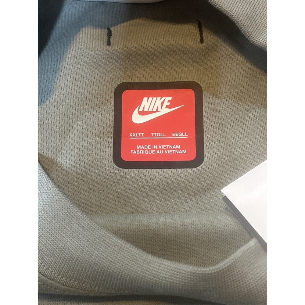 NIKE SPORTSWEAR TECH FLEECE MEN'S OVERSIZED SHORT-SLEEVE SWEATSHIRT FB8165 XLTT - Picture 4 of 6